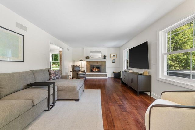 11912 N Lantern LANE, Mequon, WI 53092