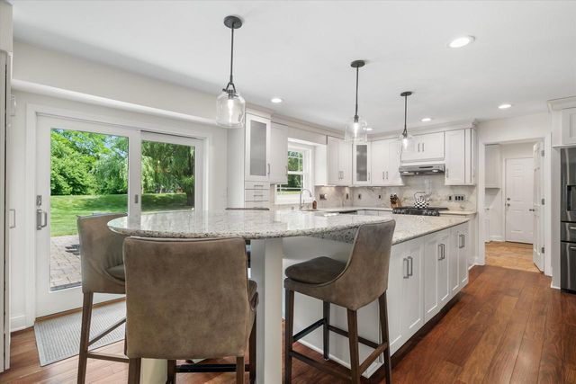 11912 N Lantern LANE, Mequon, WI 53092