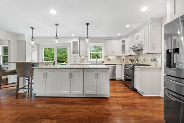 11912 N Lantern LANE, Mequon, WI 53092