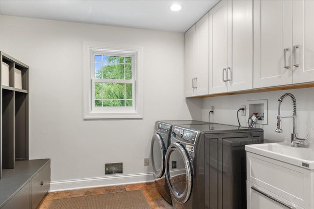 11912 N Lantern LANE, Mequon, WI 53092