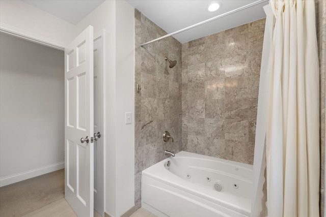 11912 N Lantern LANE, Mequon, WI 53092