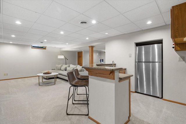 11912 N Lantern LANE, Mequon, WI 53092
