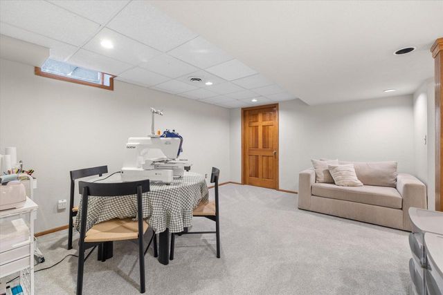 11912 N Lantern LANE, Mequon, WI 53092
