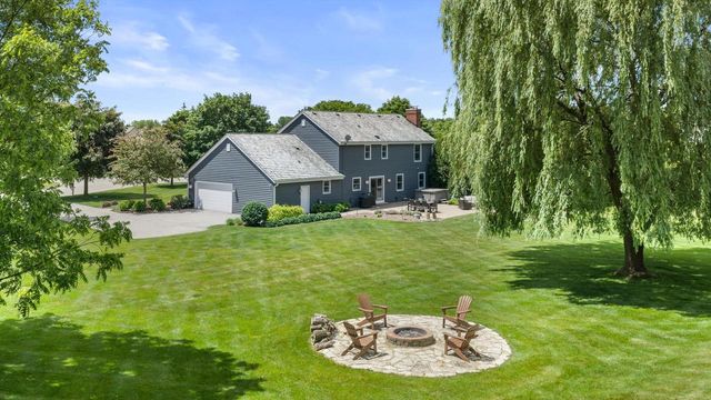 11912 N Lantern LANE, Mequon, WI 53092