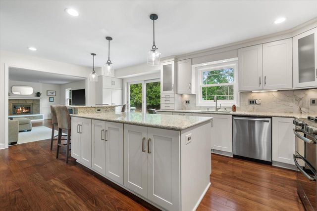 11912 N Lantern LANE, Mequon, WI 53092