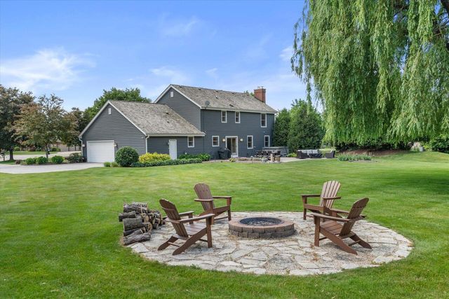 11912 N Lantern LANE, Mequon, WI 53092