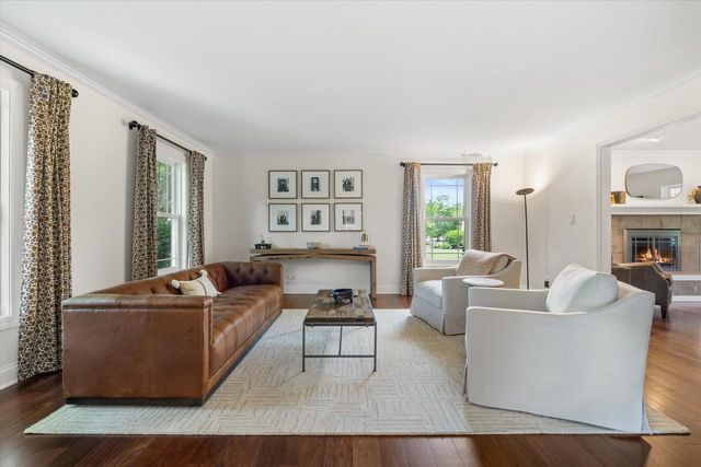 11912 N Lantern LANE, Mequon, WI 53092