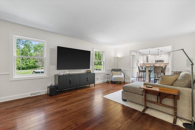 11912 N Lantern LANE, Mequon, WI 53092