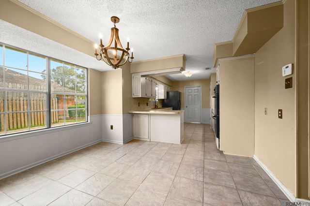 4821 Cross Keys Dr, Saint George, LA 70817