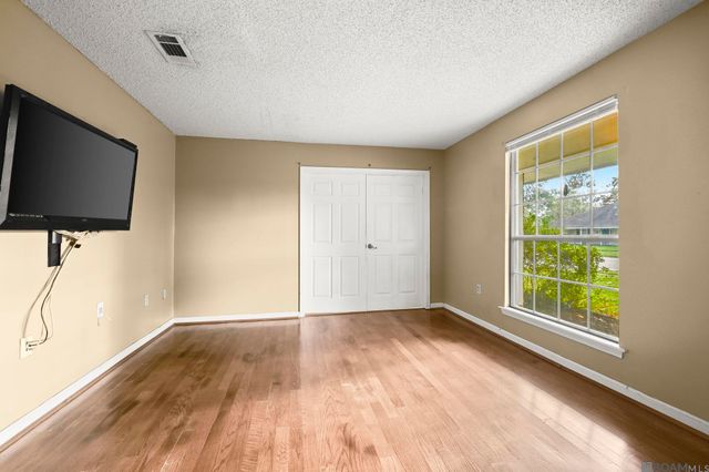 4821 Cross Keys Dr, Saint George, LA 70817