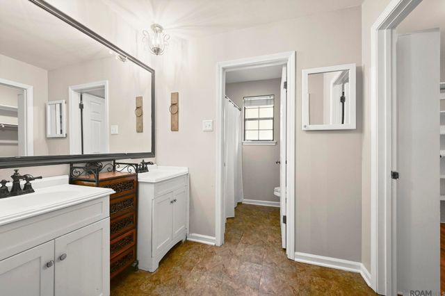 4821 Cross Keys Dr, Saint George, LA 70817