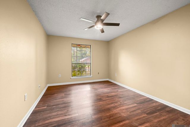 4821 Cross Keys Dr, Saint George, LA 70817