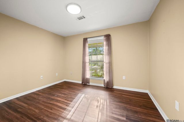 4821 Cross Keys Dr, Saint George, LA 70817