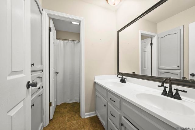 4821 Cross Keys Dr, Saint George, LA 70817