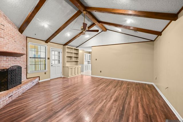 4821 Cross Keys Dr, Saint George, LA 70817