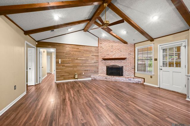 4821 Cross Keys Dr, Saint George, LA 70817