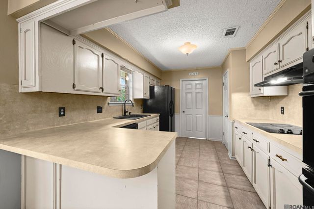 4821 Cross Keys Dr, Saint George, LA 70817