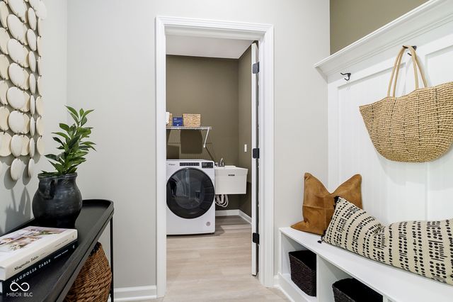 9471 Jackson Way, Avon, IN 46123