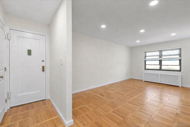 1197 E broadway K11, Hewlett, NY 11557