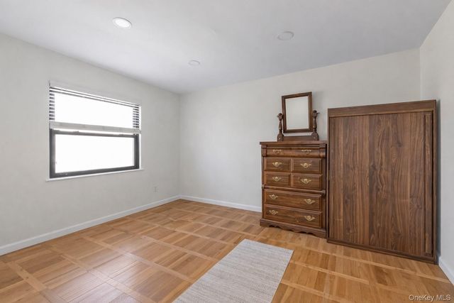 1197 E broadway K11, Hewlett, NY 11557