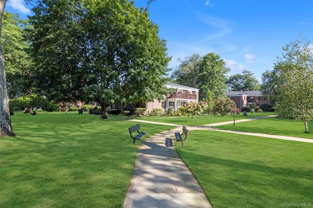 1197 E broadway K11, Hewlett, NY 11557