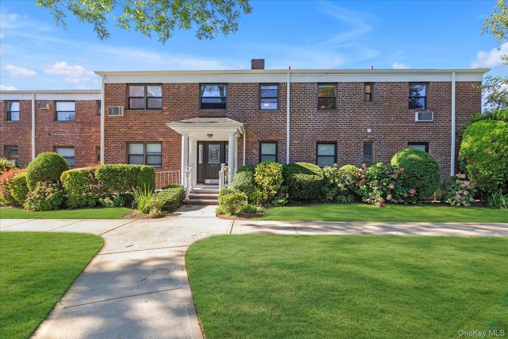 1197 E broadway K11, Hewlett, NY 11557