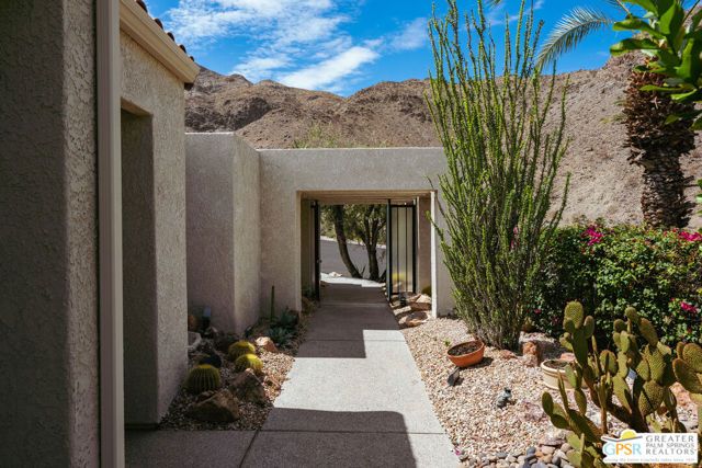 39 Mirage Cove Drive, Rancho Mirage, CA 92270