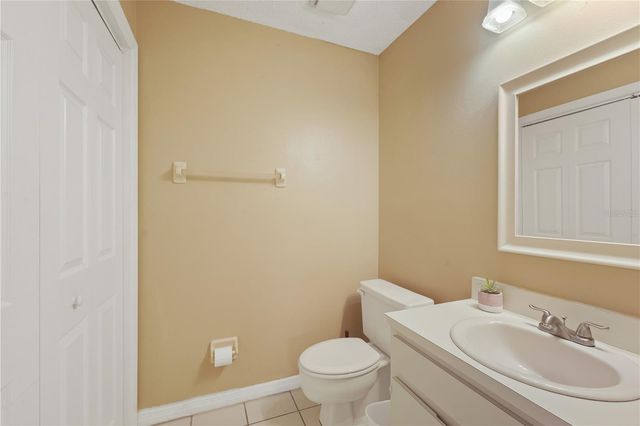 15202 W POND WOODS DRIVE, Tampa, FL 33618