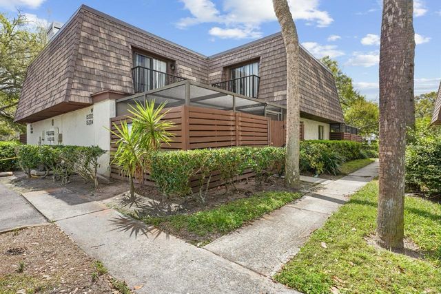 15202 W POND WOODS DRIVE, Tampa, FL 33618