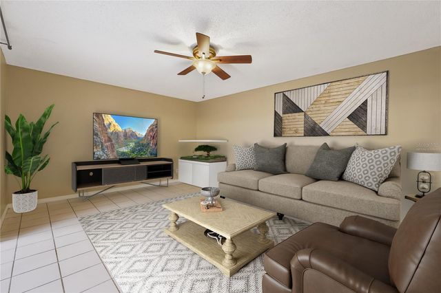 15202 W POND WOODS DRIVE, Tampa, FL 33618