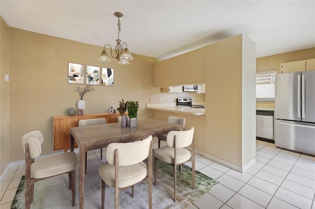 15202 W POND WOODS DRIVE, Tampa, FL 33618