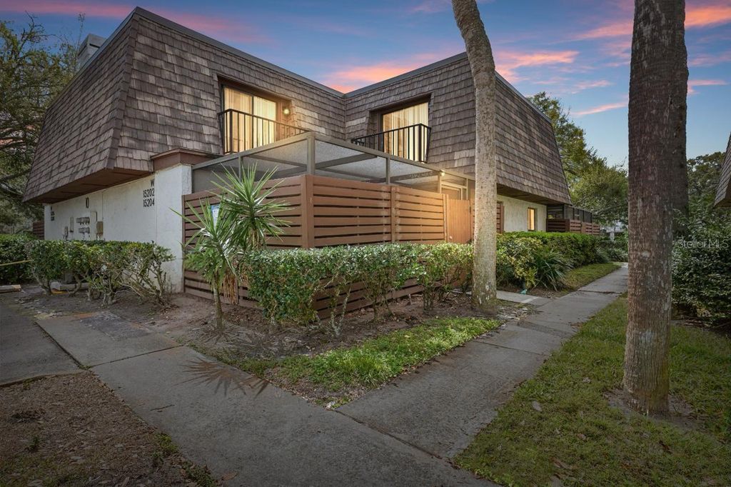 15202 W POND WOODS DRIVE, Tampa, FL 33618