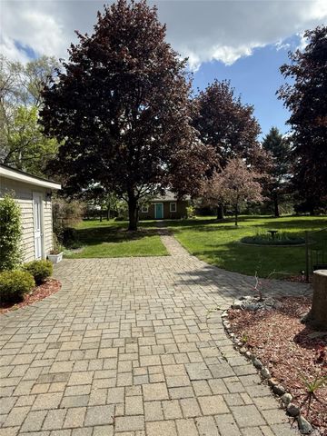 710 Hartland Drive, Troy, MI 48083