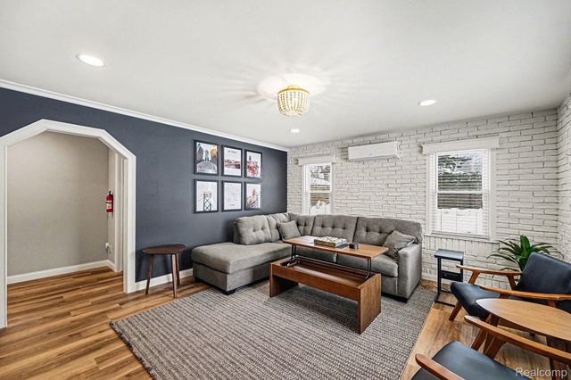 710 Hartland Drive, Troy, MI 48083