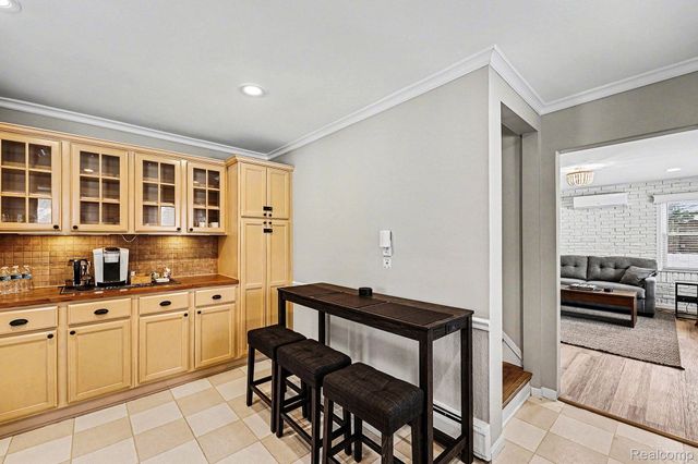 710 Hartland Drive, Troy, MI 48083
