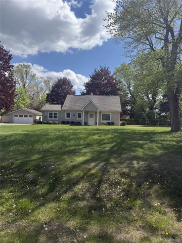 710 Hartland Drive, Troy, MI 48083