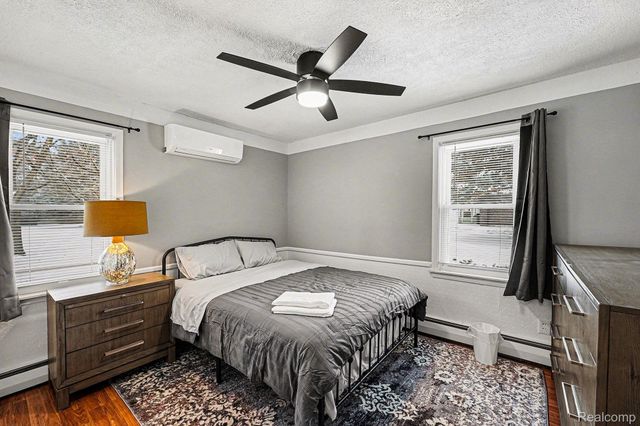 710 Hartland Drive, Troy, MI 48083
