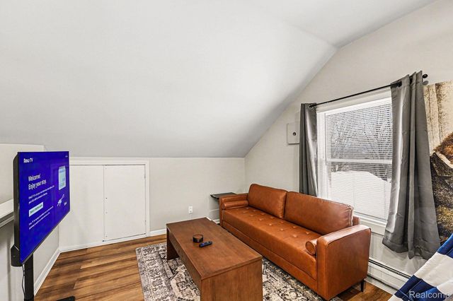 710 Hartland Drive, Troy, MI 48083