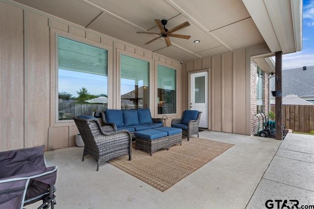 7289 Rolling Acres Pl, Tyler, TX 75707