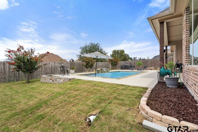 7289 Rolling Acres Pl, Tyler, TX 75707