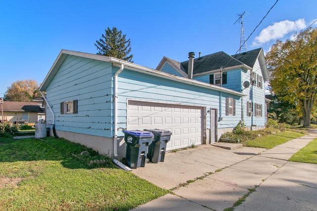402 E Maple Street, Horicon, WI 53032