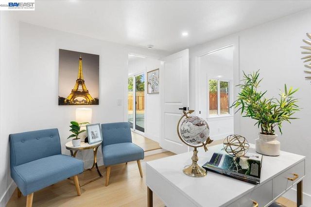 27828 Mandarin Ave, Hayward, CA 94544