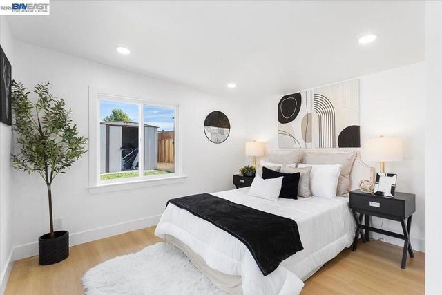 27828 Mandarin Ave, Hayward, CA 94544