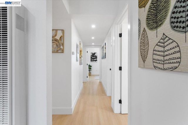 27828 Mandarin Ave, Hayward, CA 94544