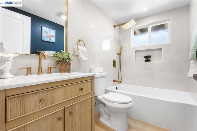 27828 Mandarin Ave, Hayward, CA 94544