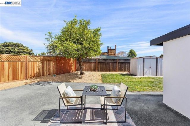27828 Mandarin Ave, Hayward, CA 94544
