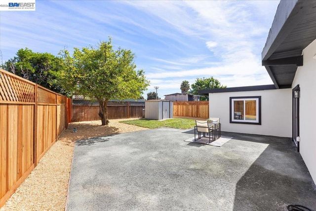 27828 Mandarin Ave, Hayward, CA 94544