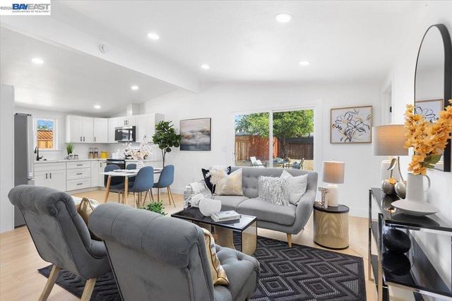 27828 Mandarin Ave, Hayward, CA 94544