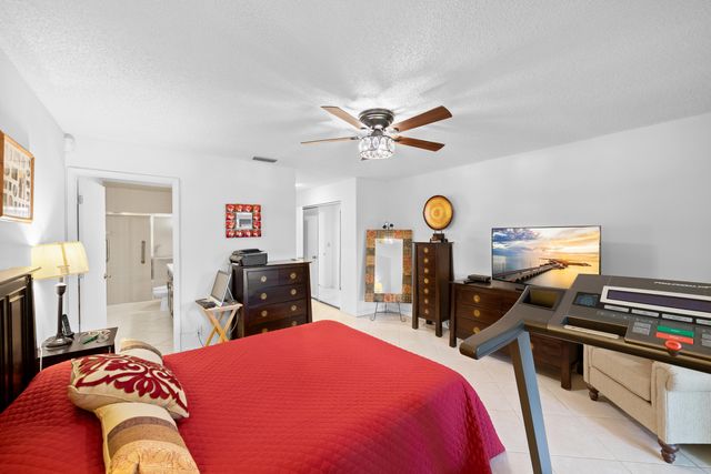 8236 Summerbreeze Lane, Boca Raton, FL 33496