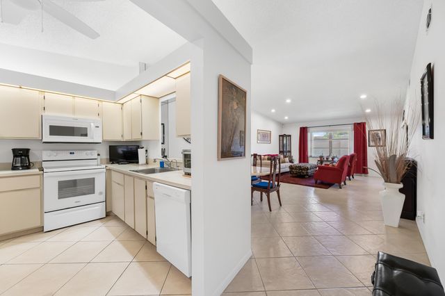 8236 Summerbreeze Lane, Boca Raton, FL 33496